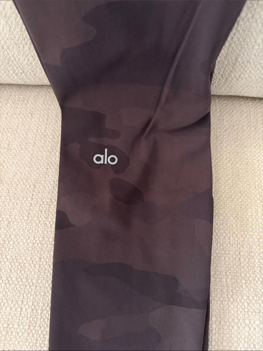 ALO Yoga Camo Leggings in Dark Brown
